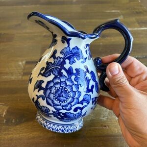 The Bombay Company Cobalt Blue & White Ceramic Creamer Pitcher 6 in Brunch Vase